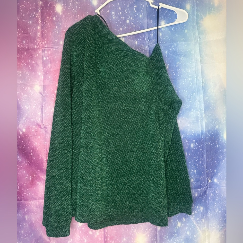 Kaleigh off the shoulder sweater 🛍